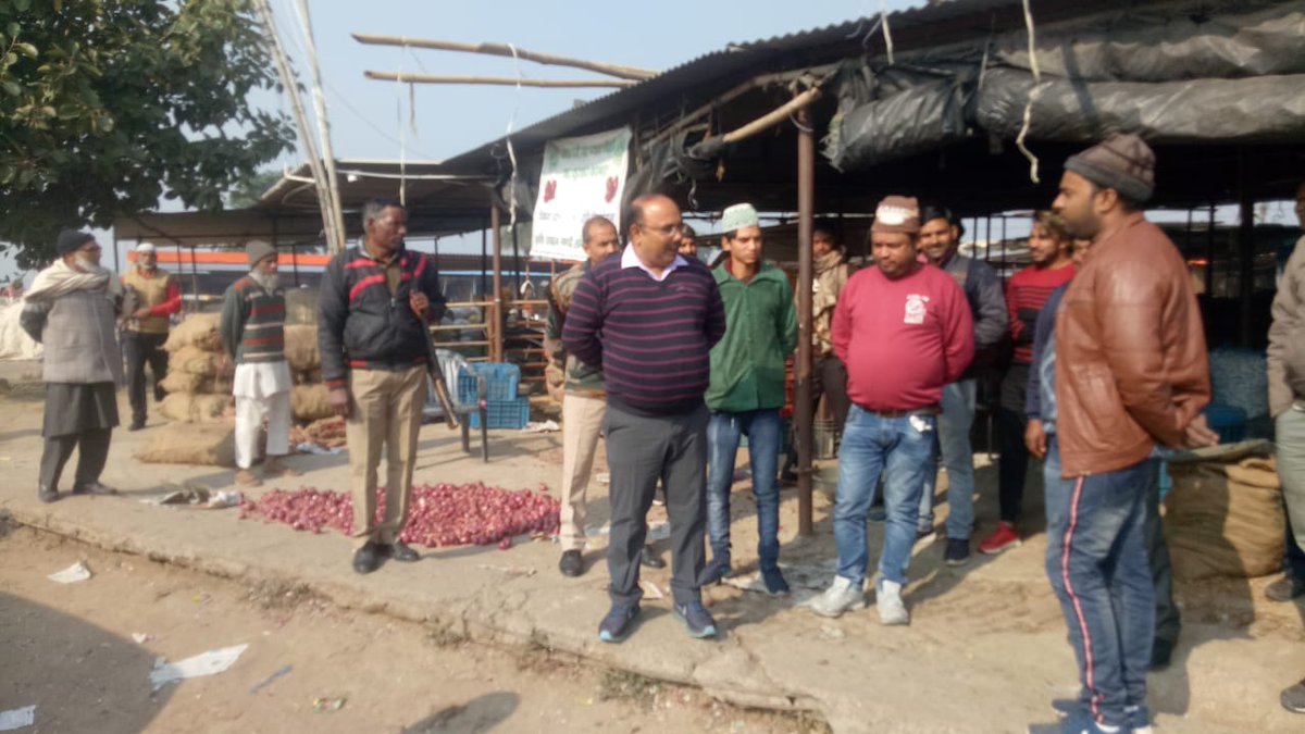 DKhatauli's tweet photo. Mandi Khatoli ka inspection kar retail selling start karaya Gaya. https://t.co/6l0RfHwdIl