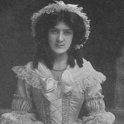 fossroger's tweet image. Dec 1918: Spanish flu is still sweeping Britain, but business is brisk at Manchester Theatre Royal's first peacetime panto Cinderella, with Cecily Courtneidge making her panto debut in the title role and Little Tich's Buttons getting big laughs.
@TheHistoryPress 
@RealFWW