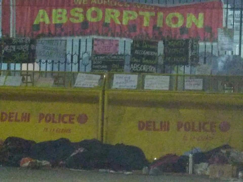 DducDelhi's tweet image. 7th Day and Night Protest by DU Teachers @VCofficeDU
#onetimeregulation4AbsorptionofDUADHOC 
#OneTimeRegulationForAbsorption 
@ugc_india 
@HRDMinistry 
@subrahyd 
@DrRPNishank 
@PMOIndia 
@DcpNorthDelhi 
@ndtvindia 
@Delhiuniversit
