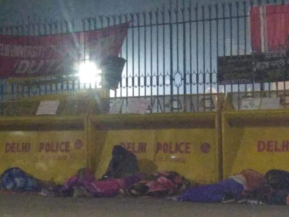 DducDelhi's tweet image. 7th Day and Night Protest by DU Teachers @VCofficeDU
#onetimeregulation4AbsorptionofDUADHOC 
#OneTimeRegulationForAbsorption 
@ugc_india 
@HRDMinistry 
@subrahyd 
@DrRPNishank 
@PMOIndia 
@DcpNorthDelhi 
@ndtvindia 
@Delhiuniversit