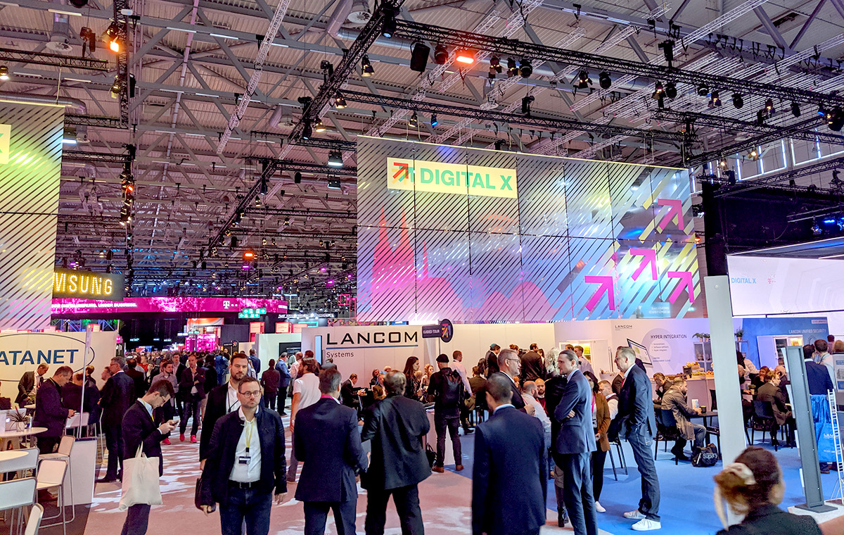 Speed4Trade's tweet photo. 2019 waren wir auf Messen, Fachkongressen, Konferenzen, Userdays, im Inland, im Ausland, bei Partnern, an Hochschulen…Doch das Wichtigste ist: Wir haben viel für uns und unsere Kunden mitnehmen können. Freuen uns auf die Events 2020! 😊 #TeamSpeed4Trade #OnTour https://t.co/mW4oIrDTM0