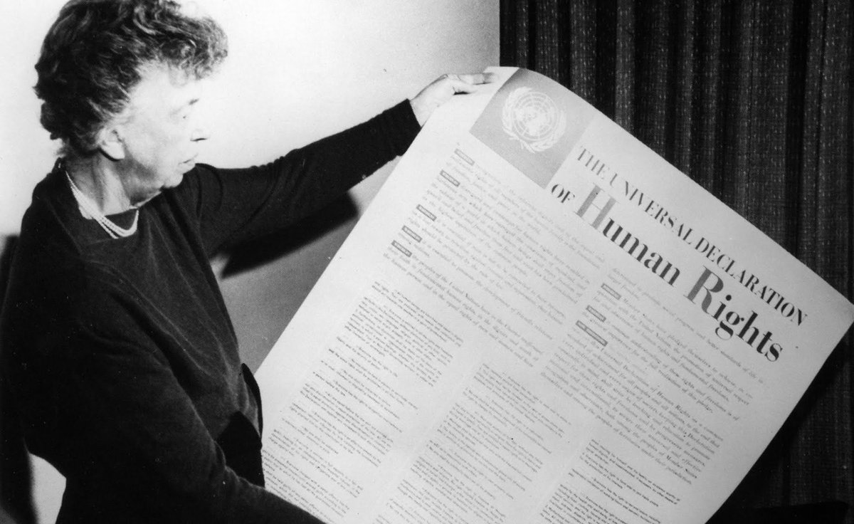Luc_Aviles's tweet photo. #10D #DiaDeLosDerechosHumanos Recordamos a Eleanor Roosevelt a quién debemos el reconocimiento dl principio de igualdad en el art. 1 Gracias a ella se sustituyó el clásico“todos los HOMBRES nacen libres e iguales”por el contundente “todos los SERES HUMANOS nacen libres e iguales” https://t.co/czJScunG4J