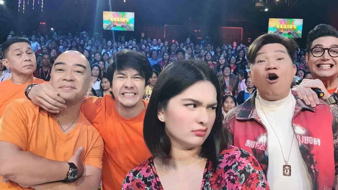 AldenOfficial's tweet photo. Alden with EB Dabarkads 💖

@aldenrichards02

📷: eatbulaga1979 • IG 

#AldenRichards02 
#TheGiftDasal https://t.co/VZulKcTtxZ