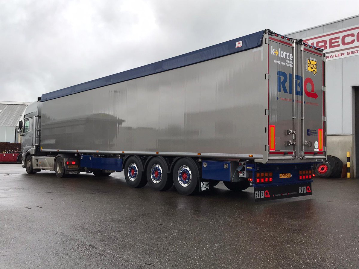 MFTCTrailers's tweet photo. MFTC verkocht deze #Kraker #KForce aan #RIBO Transport. De #trailer is voorzien van diverse opties, zoals een #waterspuitinstallatie. #Wireco (Beerse) heeft de #bumper en de #zijafscherming opgebouwd. MFTC wenst RIBO Transport veel veilige, volle kilometers. https://t.co/uqlXIIQ6fm