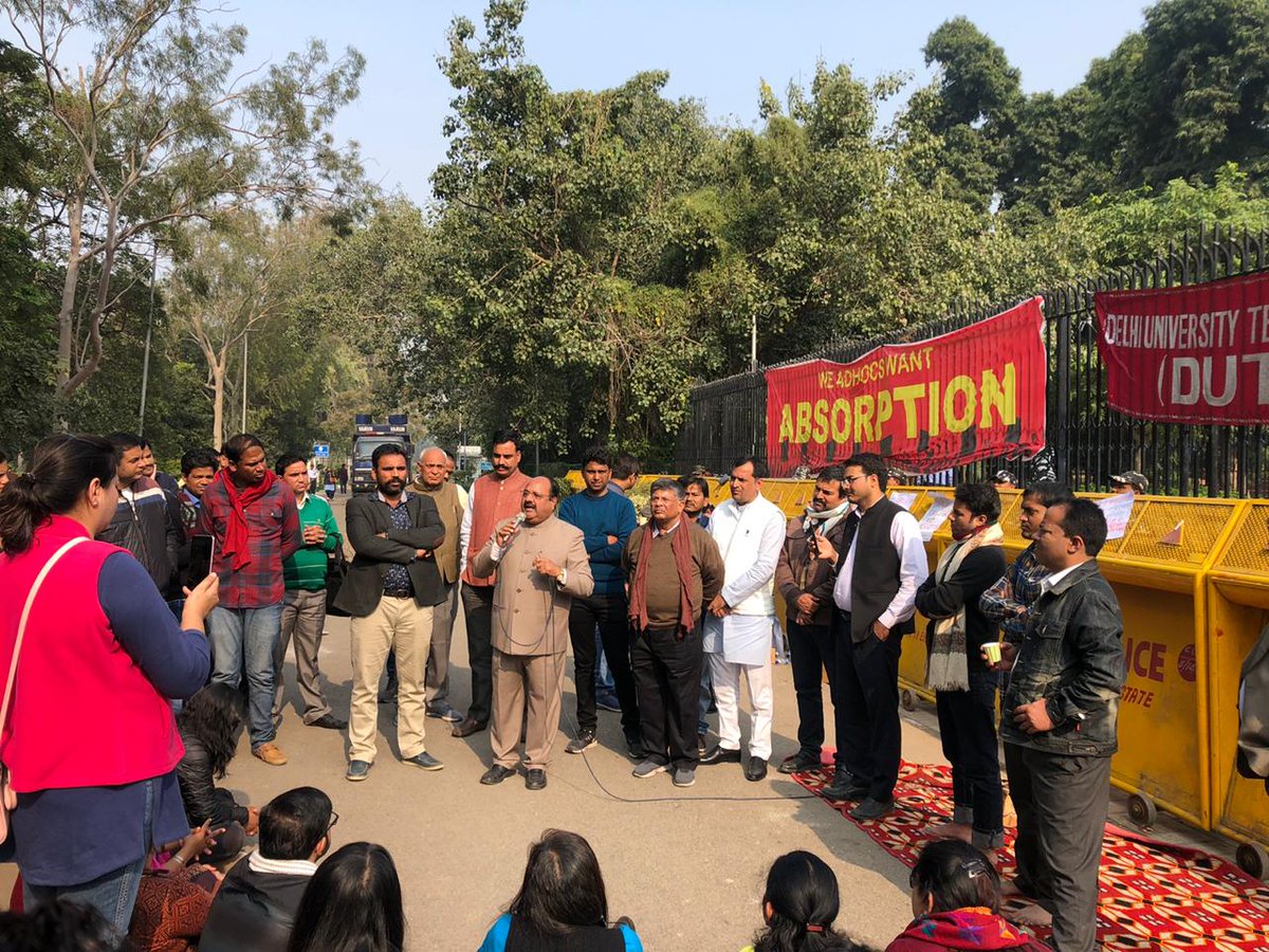 jharajesh's tweet photo. EC Member of Sukhadia University Prof D S Churnavat came from Udaipur  to support ongoing DUTA movement for ABSORPTION &amp; Promotion fr all. He explained the process by which Absorption was done in there. Some other universities in Rajasthan did Absorption https://t.co/TtCS5PtreV