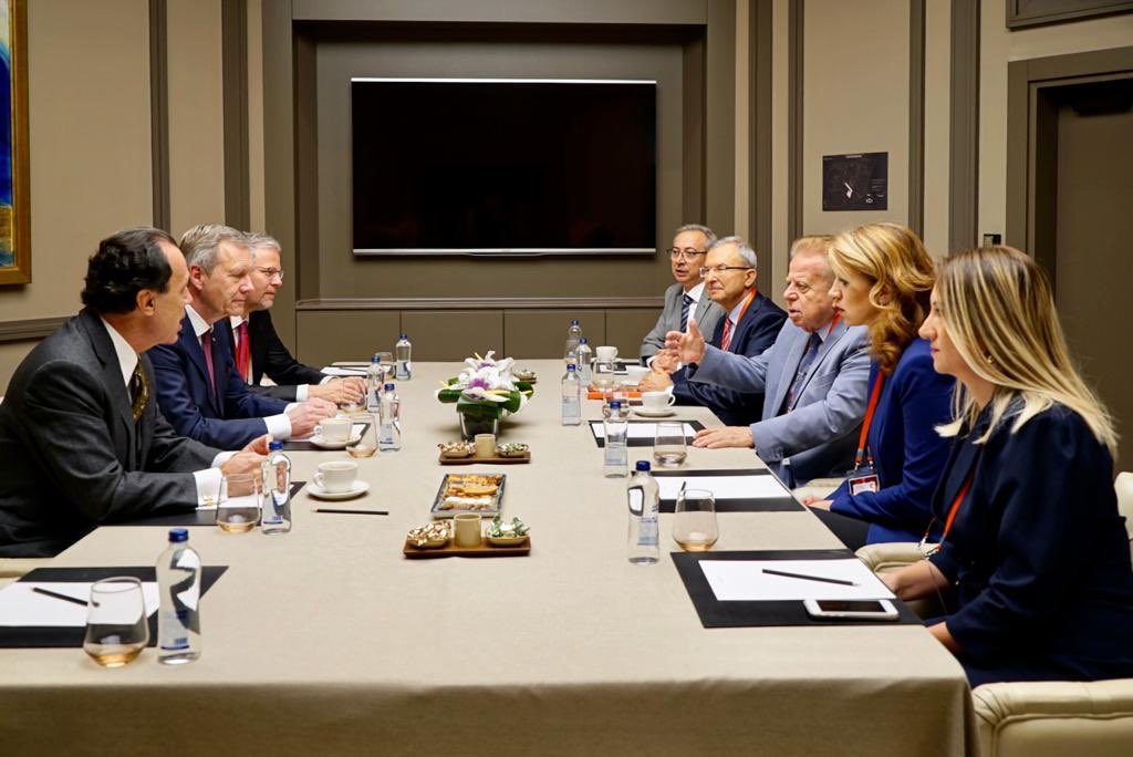 Okan Üniversitesi Konfüçyus Enstitüsü ile TÜSİAD işbirliğinde beşinci kez gerçekleştirilen Çin’i Anlamak ve Çin İle İş Yapmak Konferansı’nda TÜSİAD Başk. Simone Kaslowski, Almanya Eski Cumhurbaşkanı Christian Wulff ile birlikteydik.Amacımız Çin ile Türkiye ilişkileri geliştirmek.