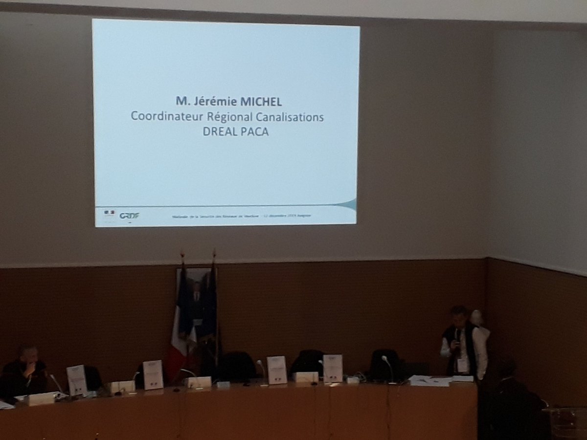 Matinale de la #Sécurité du #Vaucluse pour la #Prevention des #DO aujourd'hui Préfet, DREAL PACA, #SDIS84 et <a href="/GRDF/">GRDF</a> SE  
Une centaine participants des 3 acteurs principaux : Entreprises réalisant des terrassement, les collectivités territoriales et exploitants de réseaux 🚧