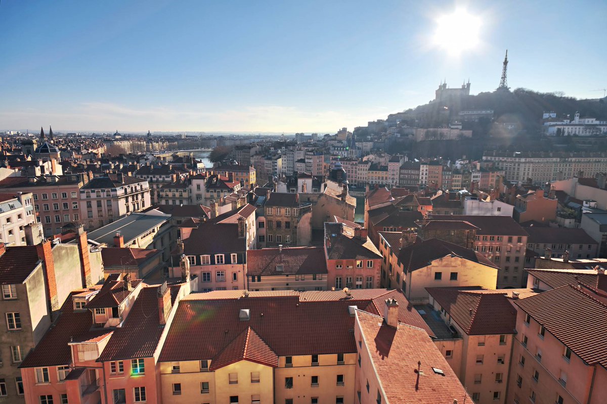 MySweetimmo's tweet photo. Immobilier ancien : Record de vente battu avec plus d'un 1 million de transactions en 2019 ! - https://t.co/5FNMnzHlQQ #AnalysesPerspectives #IciOuLà https://t.co/ttV0fWmBOG