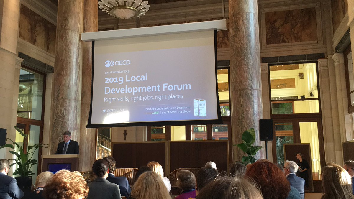 <a href="/OECD_local/">OECD SMEs, Regions, Cities & Tourism</a> et <a href="/AndrianaSukova/">Andriana Sukova</a> de la <a href="/EuropeanCommiss/">European Commission</a> nous invitent pendant 2 jours à penser global avant de rentrer chacun agir en local. #employement #rightskills Avec <a href="/LauSchentuleit/">Laurence Fontaine</a> <a href="/UpSocialBCN/">UpSocial</a> <a href="/LeFrenchImpact/">Le French Impact</a>