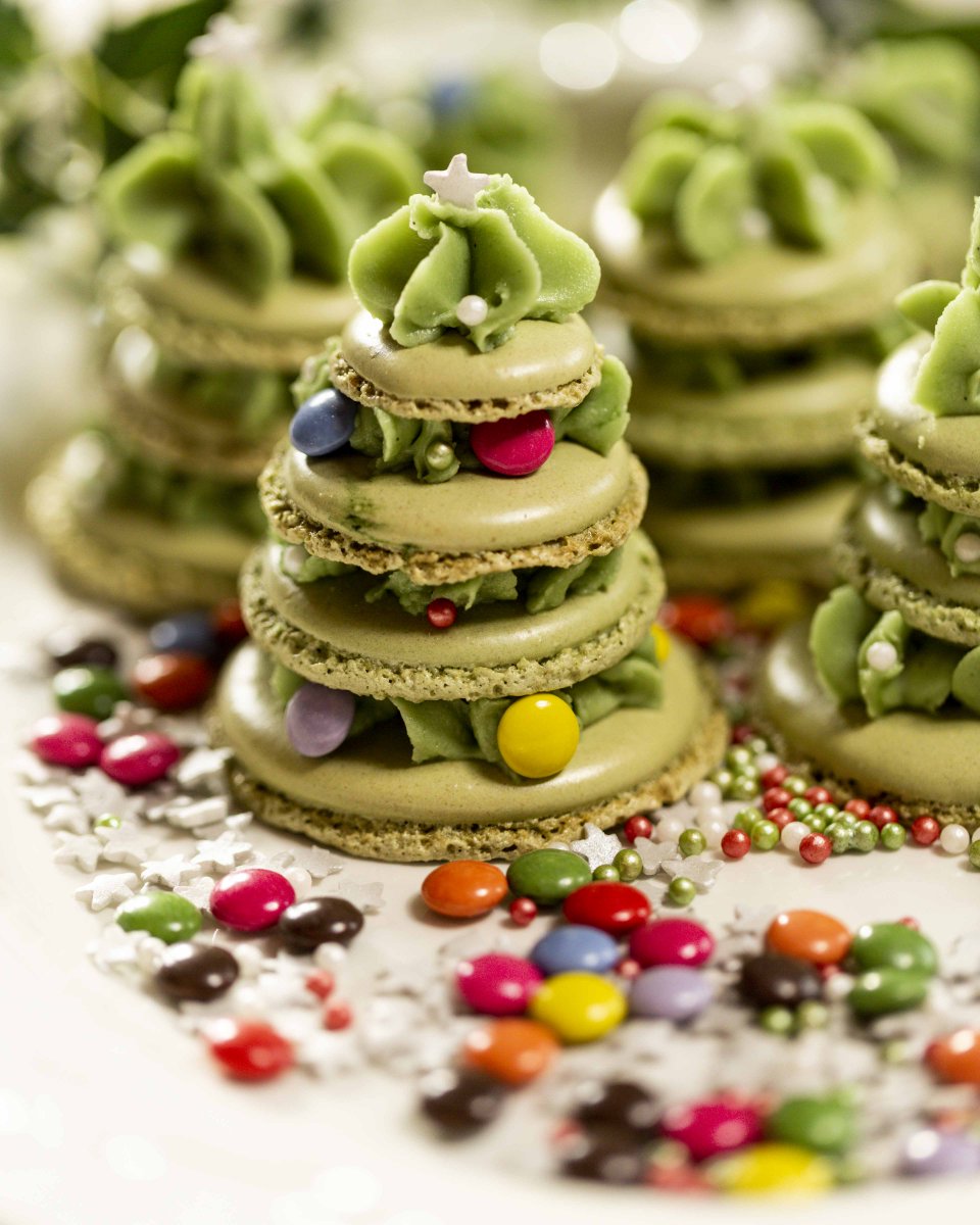 LAST CHANCE to book for our last macaron masterclass of 2019! We have a few places available at Mrs B's Kitchen on Thursday 12th starting at 6.30pm. Take a break from card writing and present wrapping and come and do some festive macaron baking with me. ow.ly/skTS30q0xpT