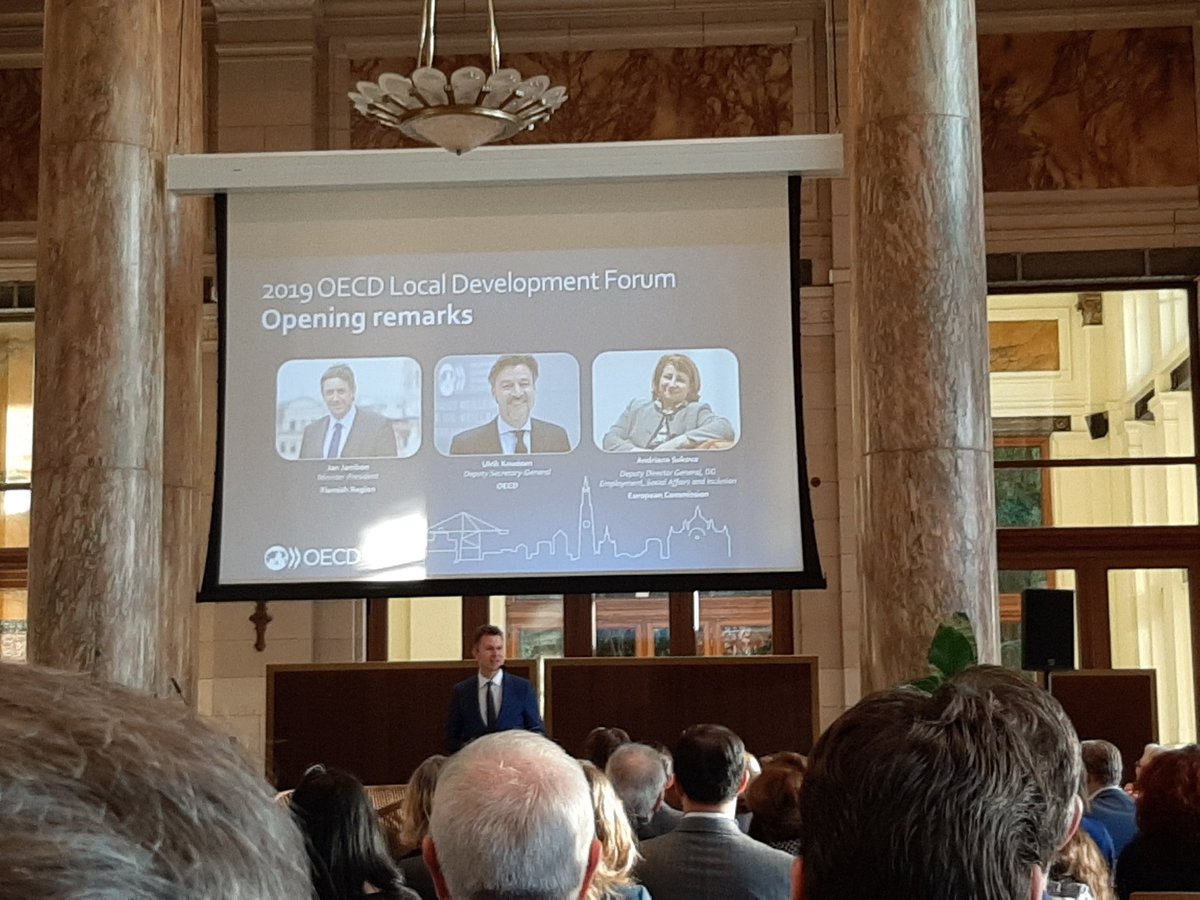 earlallEU's tweet photo. European Action Plan 4 Social Economy by new Commissioner @NicolasSchmitEU announced by @AndrianaSukova @OECD_local SMEs, skills, territories are key to EU growth; ESF as tool to people employability, mainly migrants, youngsters, women.#oecdlocal #futureofwork #FIERprojectEU https://t.co/fIe3Pa5vs5