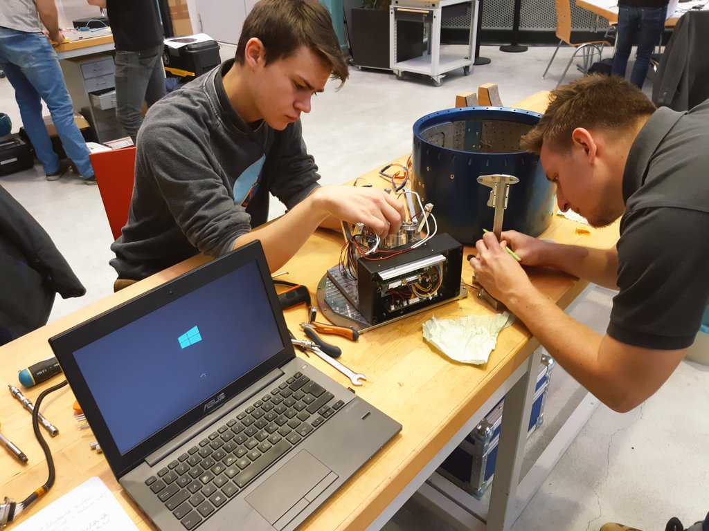 Day 2 at @ZARM_de. We're doing a full inspection of the experiment after yesterdays vibration test. Today's also gonna be the individual experiment check by the <a href="/REXUSBEXUS/">REXUSBEXUS</a> team to see, if our experiment is safe to fly. #RoadToRexus #StudentsToSpace ~fs