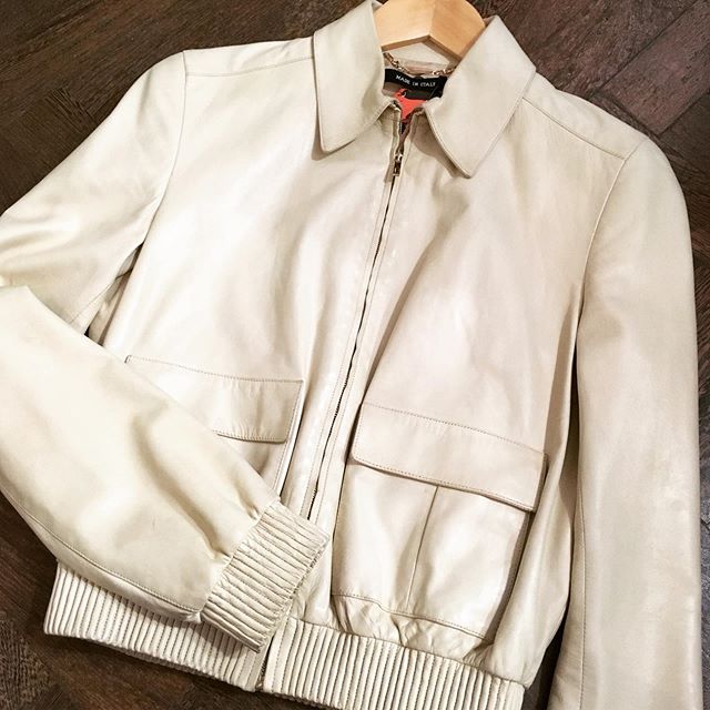 OxfamBoutiqueWG's tweet photo. We're predicting that this stunning Gucci leather jacket won't be hanging around in the shop for long... #Gucci #GucciLeather #DesignerJackets #FoundInOxfam #CharityShopFinds https://t.co/xRkOBkHBda