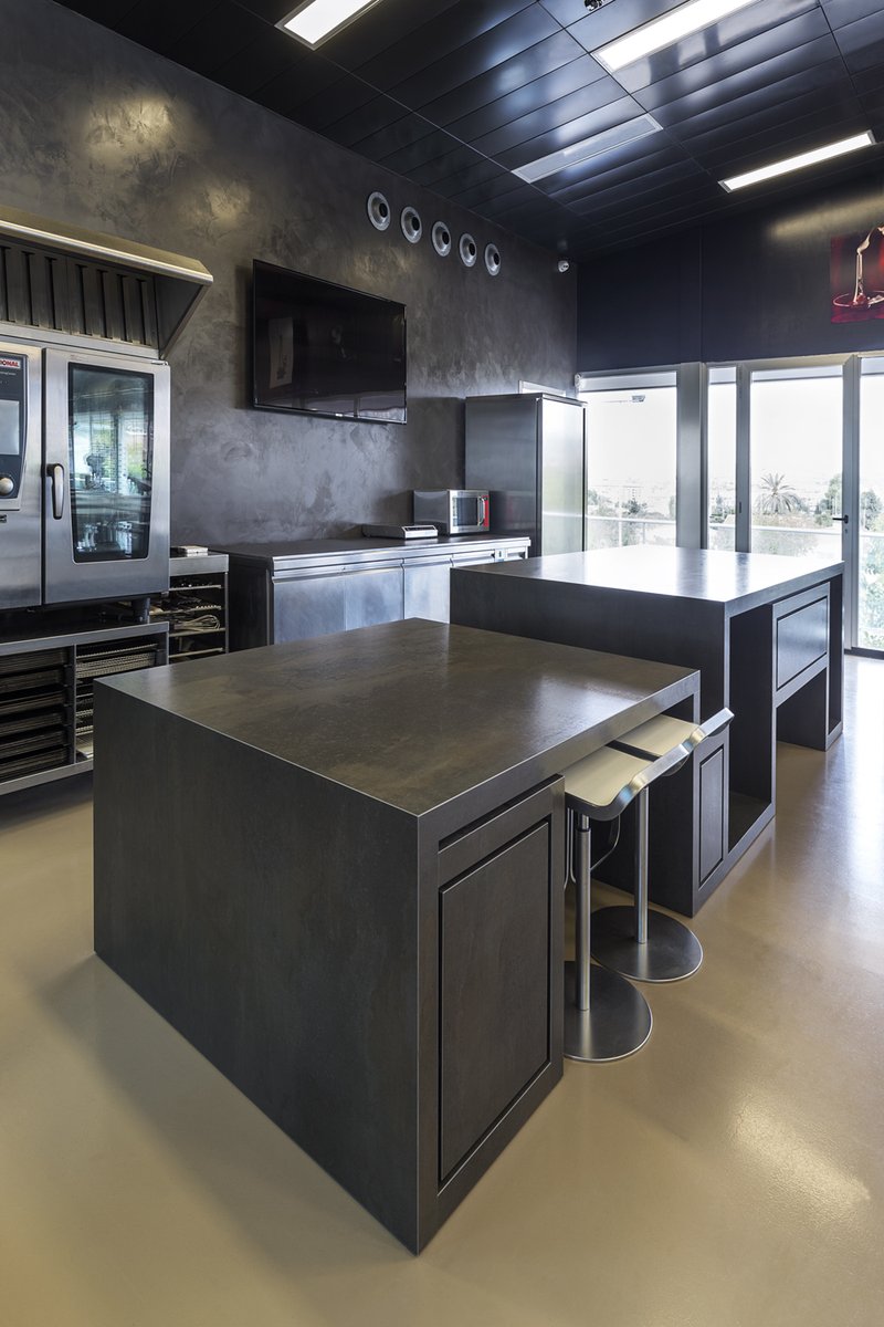 NeolithOfficial's tweet photo. We have the honor of introducing the Master Pastry Chef, Paco Torreblanca. A celebrity in the art of pastry, who chooses Neolith® Sofia Cuprum for the kitchen countertops of his pastry school.
 #Neolith #SinteredStone #Neolithkitchen https://t.co/GdBU1iYYup