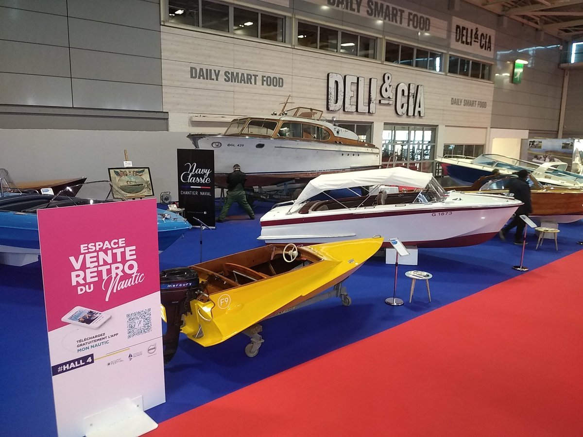 ChantierNavy's tweet photo. Rejoignez-nous sur le Nautic-Salon nautique de Paris ⚓️! 4 bateaux🚤au hall 1 (A48) et 12 bateaux 🚤au hall 4 vous attendent! Retrouvez #selleriedelamarine, près du commissariat général. Découvrez vite le travail du chantier naval #asnièressurseine 😉 https://t.co/MbH5e7dbNH
