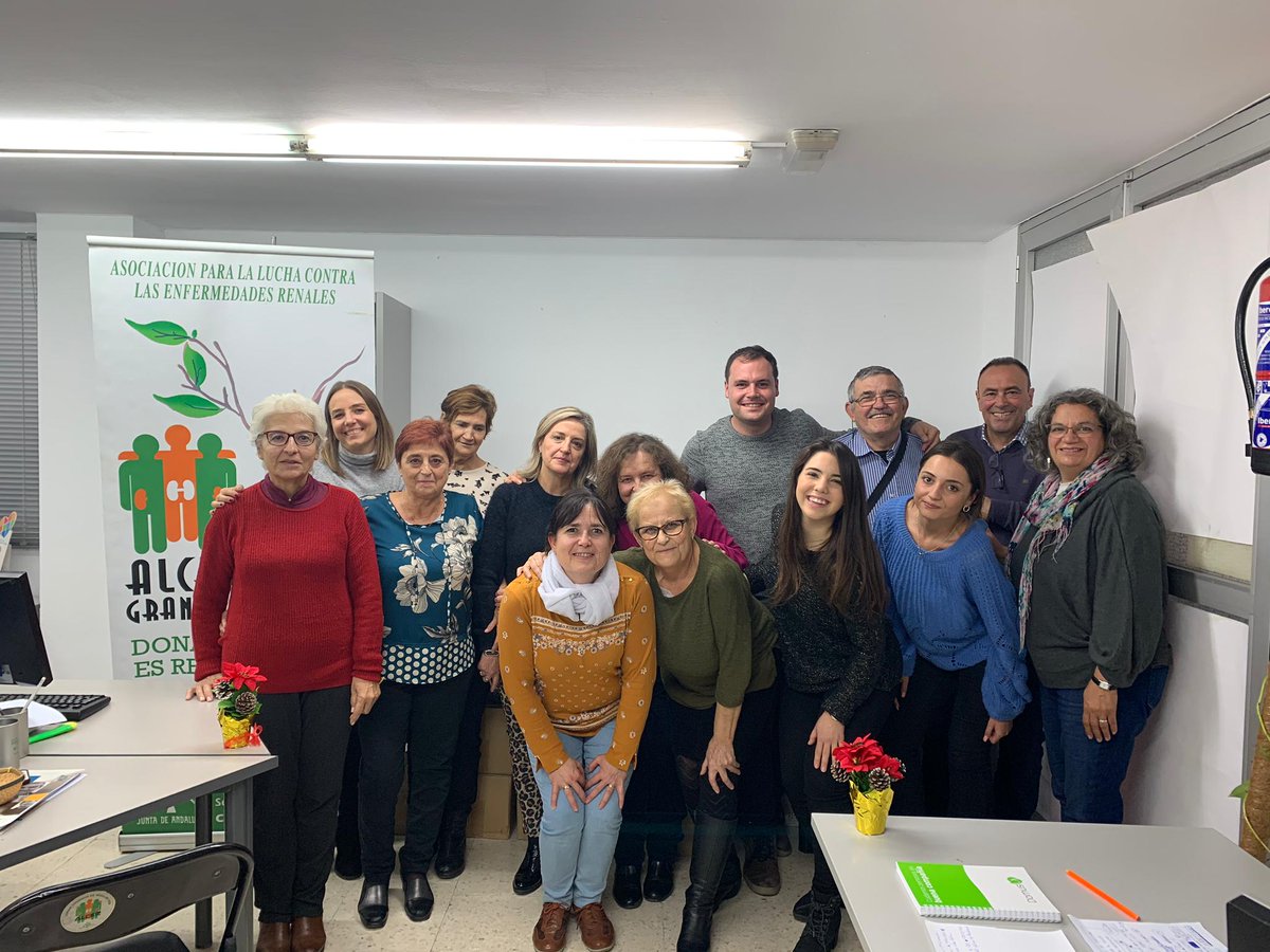 Aquí os dejamos una foto de nuestro taller de creatividad. Pasamos una tarde estupenda rodeados de gente maravillosa. Gracias a nuestros soci@s por participar y por hacer posible estos momentos.