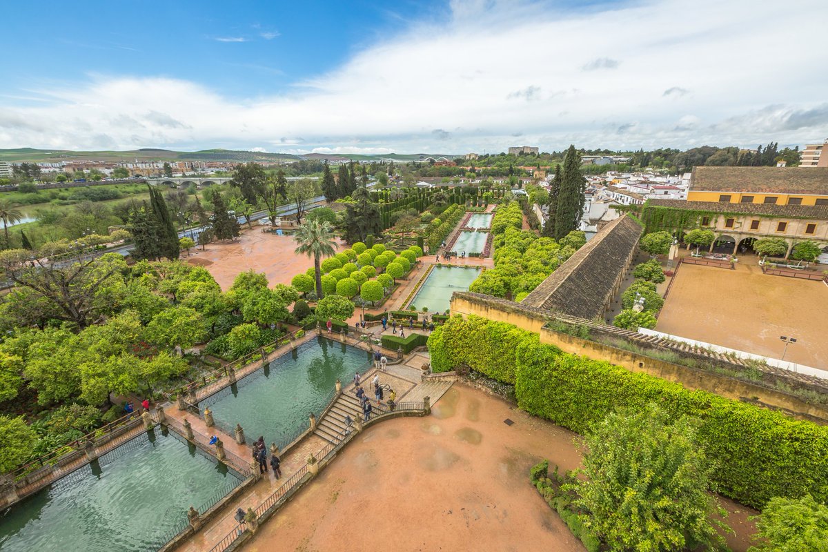 SitiosdeEspana's tweet photo. 🏰 El Alcázar de los Reyes Cristianos es uno de los monumentos más importantes de Córdoba, uno de sus 12 imprescindibles: https://t.co/JPWSxSqA1z
¿Alguna vez has paseado por sus bellos jardines? 🌸 https://t.co/5YAMCTqtfu