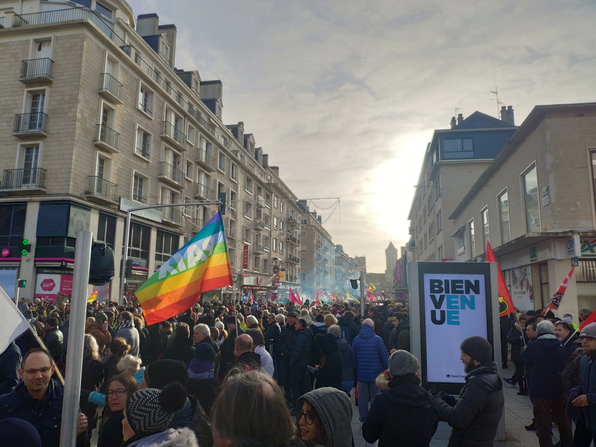 bastienrecher's tweet photo. #Greve10décembre 
@GenerationsCaen 
@GenerationsMvt https://t.co/AiHQX7wHD6