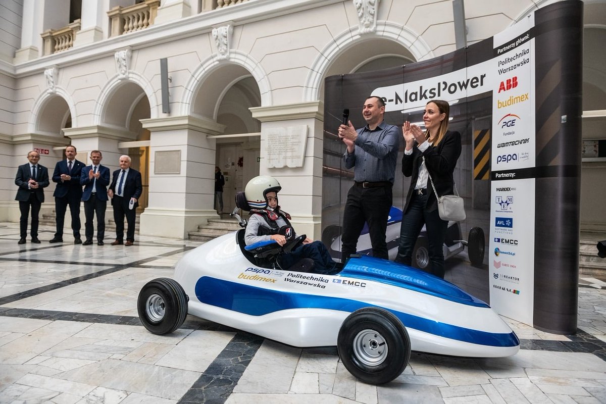 ABBgroupnews's tweet photo. 10-year-old Maksymilian has a passion for car-racing. However, as an electric wheelchair user, living his passion has not always been easy. Thanks to the students of @PW_edu and #ABB, Maksymilian can now drive a fully adapted #electricvehicle! https://t.co/MzUI3U14TG #ecar https://t.co/wdXiVrrrWT