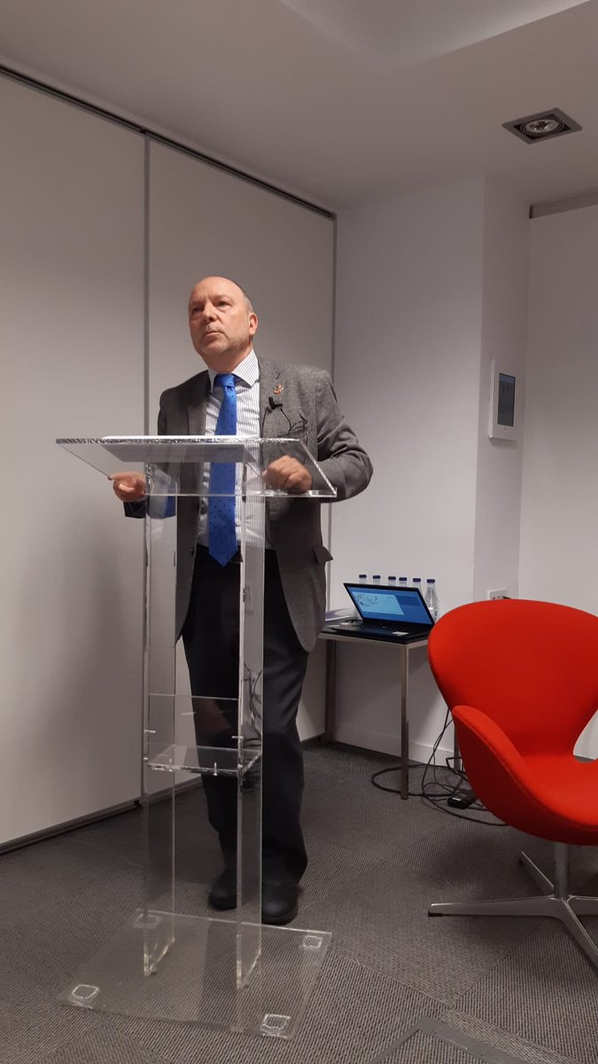 INSST_MITES_GOB's tweet photo. Javier Pinilla, Director del #INSST en la inauguración de la jornada: "Las organizaciones aparta de evitar accidentes deben promover un mayor grado de salud y bienestar en sus trabajadores. Ese es el reto para la #sostenibilidad." #PRL #SST https://t.co/KsFQHMc3IG