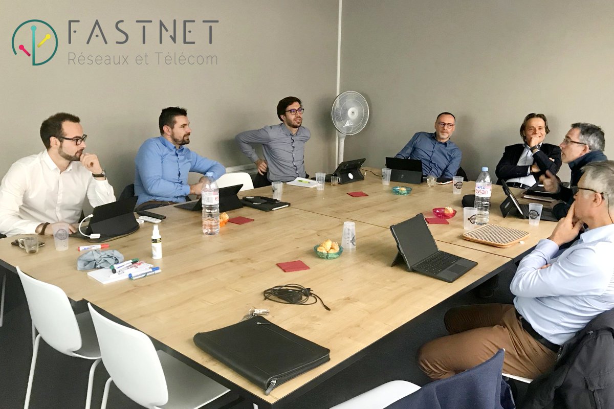 FastnetRT's tweet photo. 🔝Parce qu'il n'existe pas de résultats sans efforts, la Team #commerce organisait hier à l’agence de📍Rennes une opération de prospection terrain auprès des PMEs. 
Fort de notre appartenance @grouperesadia, nous avons à cœur d’être localement au plus proche de nos clients. https://t.co/rH5LzXHUPb