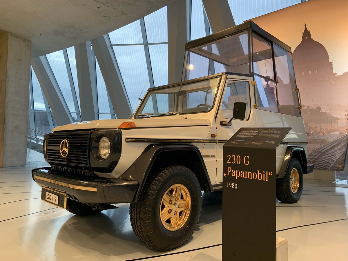 ManeeManjunath's tweet photo. Spent a great Sunday afternoon at the @MB_Museum exploring the special exhibition #40yearsGClass . On display: the very first #GClass from 1979, the ‘Popemobile’ that carried John Paul ll in 1980, Otto the most travelled G Wagon and the 6x6.
#MBMusuem @MercedesBenz https://t.co/UKsOwNZ1xc