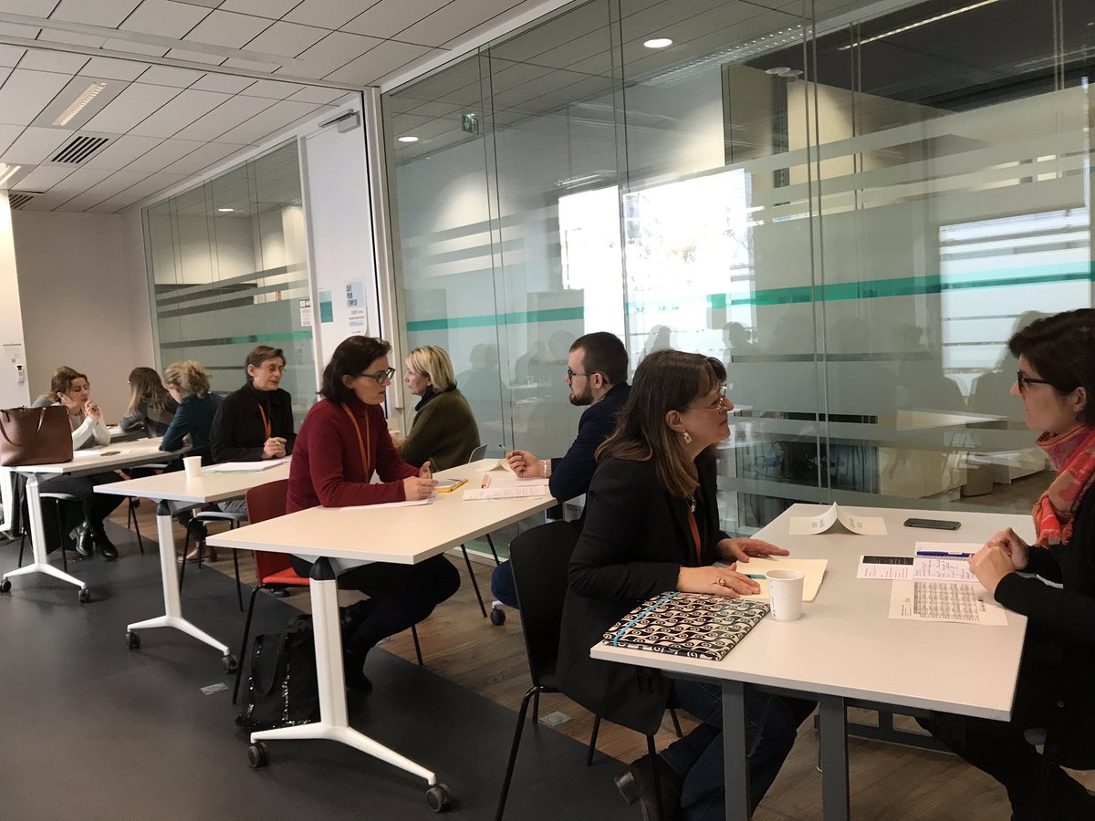 Session coaching ! Merci aux entreprises de notre réseau #Adecco #axa #apicil #rexia #euronews pour leur mobilisation. Des échanges riches pour accompagner des femmes seniors dans leur recherche d’emploi