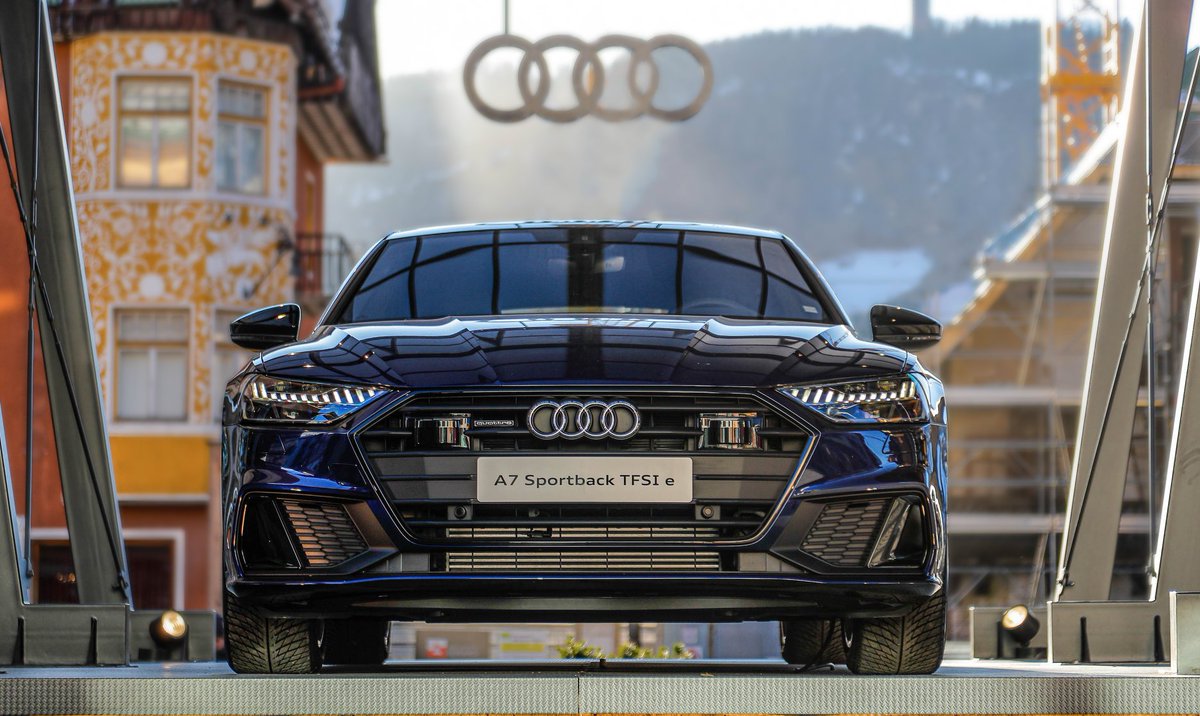 AudiIT's tweet photo. Avanguardia, eventi e sostenibilità. L’inverno è iniziato nel migliore dei modi con il #CortinaFashionWeekend. #AudiWinterLive #AudiMountainExperience https://t.co/Fqiw4ZcUoi