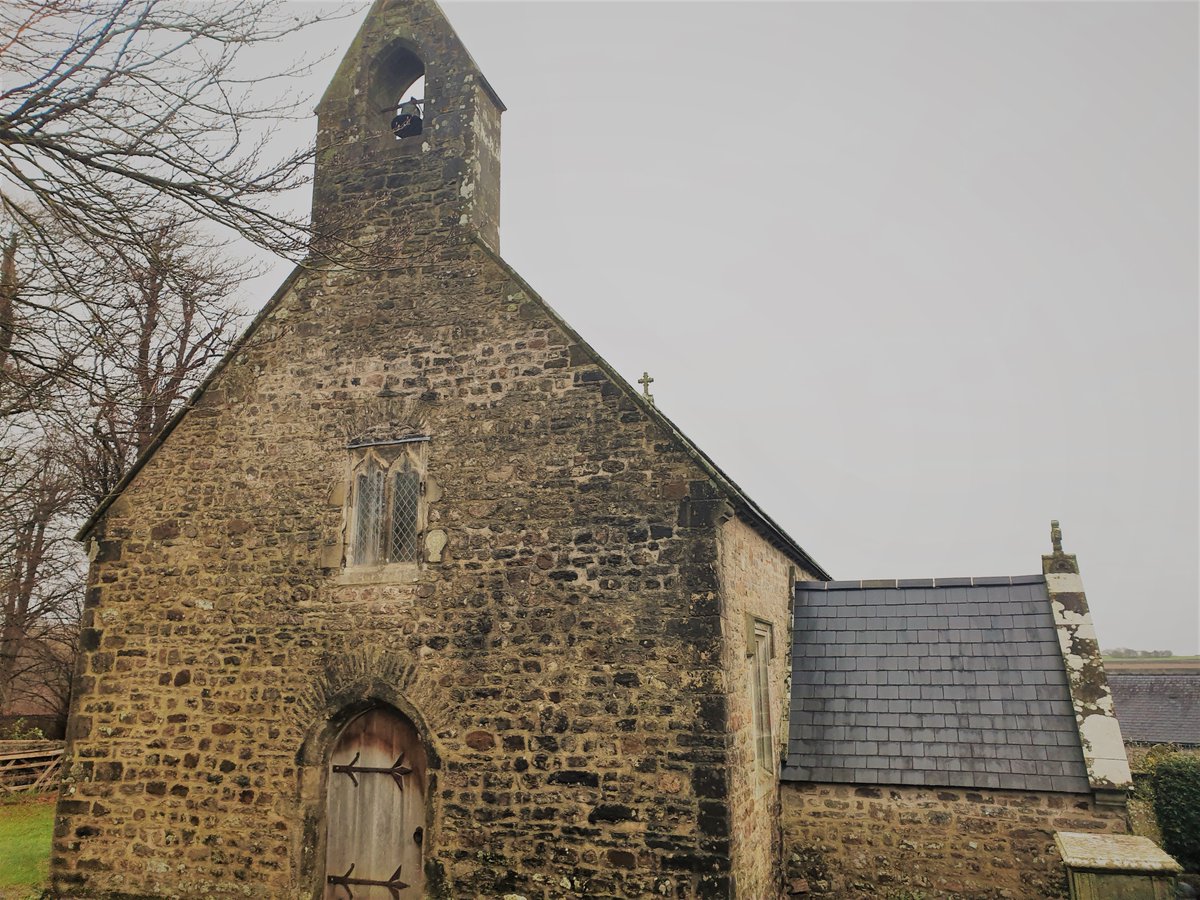 ELITETrainingS1's tweet photo. Another busy day carrying out Disability Awareness Training to @team_seren in Bridgend 🏴󠁧󠁢󠁷󠁬󠁳󠁿

Definitely the most picturesque venue we've delivered this training session! 💒 https://t.co/MfFwOpXefd