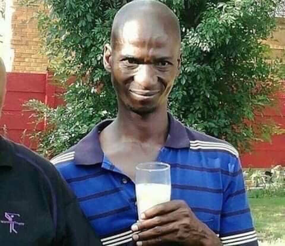 xxmarching's tweet image. Girl: Throws up gang signs

Me: