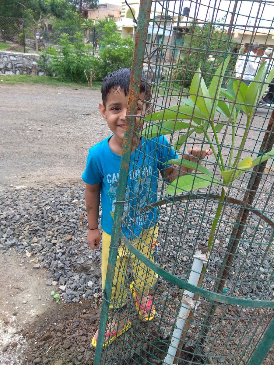 BoatUnque's tweet photo. A Tree is planted with the hands of Rachit Tawar https://t.co/TQG2cyWPkh