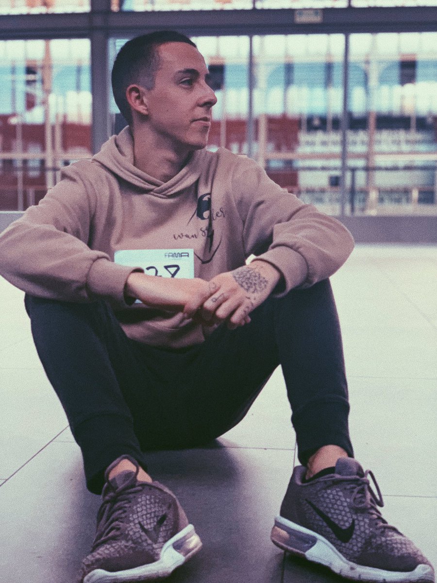 ivansantxnder's tweet photo. |178|
Hoy hace exactamente 1 año que me presenté al casting de @famaabailarcero. Es increíble lo rápido que pasa el tiempo y lo mucho que te puede cambiar la vida una simple decisión...
Gracias danza, gracias vida. 💜
#ivanison #ivansantander #famaabailarcero #casting #barcelona https://t.co/PdqkNyuslm