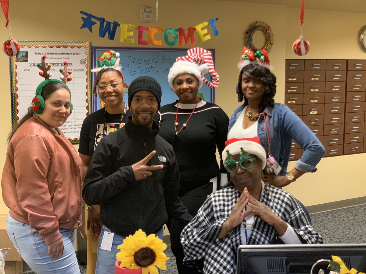 SamuelBrazielSr's tweet photo. Happy Holidays from The @Thompsonhisd Front Office Staff. #1CustomerService.  @HoustonISD @brame_manuel @NicoleMooreHisd @SouthArea_HISD #hatday #HappyHolidays2019 https://t.co/tbRkpPMCo6