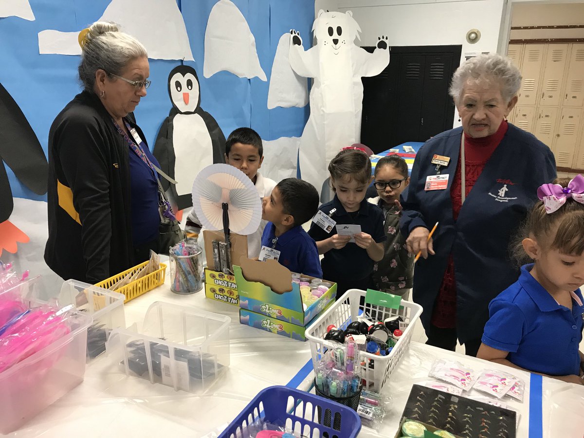 LupeArmendariz1's tweet photo. Our Penguin Patch Holiday Shop is going on now! Gifts for everyone!!! #penguinpatch β¦@CedarGroveESβ© https://t.co/GgPCVuWiuL