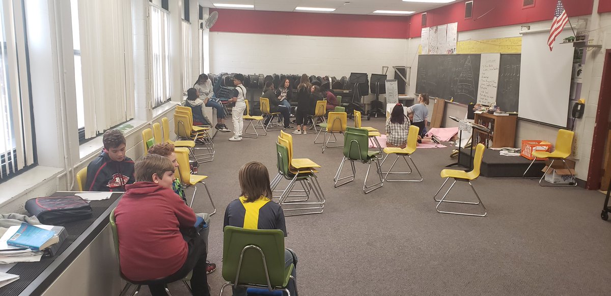 cmstrojanpride's tweet photo. Mr. Kuhn's InnovateU class, innovating... hoodie designs, new elective/club ideas, traffic flow improvements, classroom beautification... 

#InnovateU 
#csd_allmeansall
#DeepLearning https://t.co/h20Z4O58rK