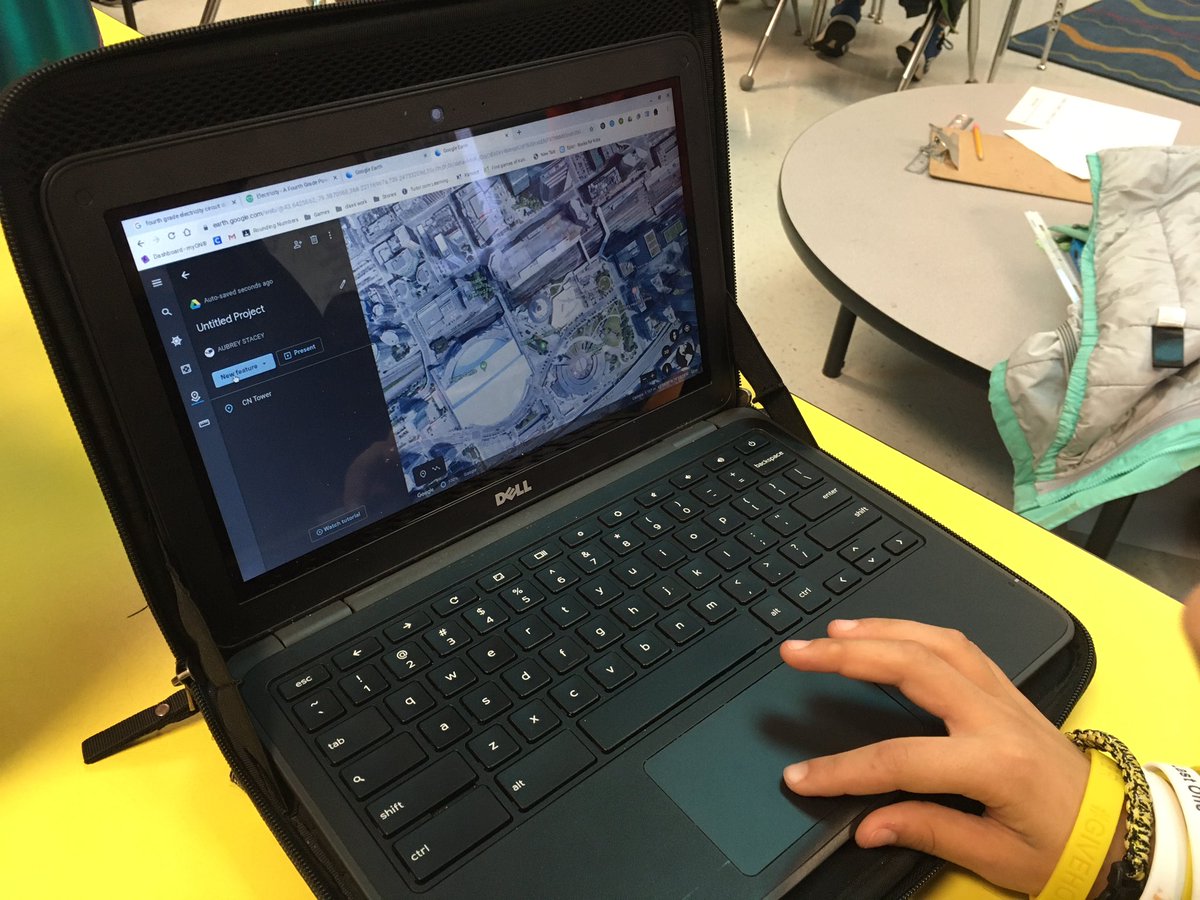 jrichardson30's tweet image. Teaching these @HooverSchools 4th graders how to create #EarthStories w @googleearth! Can’t wait to see what they create! #Explorersmindset #EarthEveryday @EarthOutreach