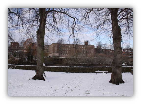 uocfacilities's tweet photo. We're dreaming of a white Christmas @uochester! How great does Riverside look in the snow ❄️❄️ https://t.co/LTv406ikxB