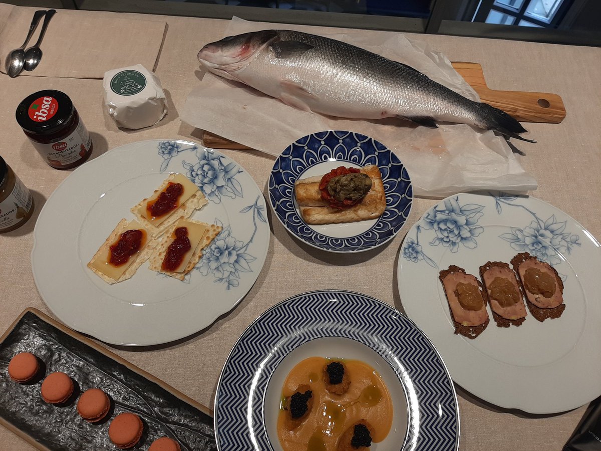 SusanaCarrizosa's tweet photo. Navidad Bio2019 by @MSandovalCOQUE en @HeritageHotelMa con #lubina @aquanariafish, @OlioliBio queso #quesopascualete, pimientos @ElBierzoES especias de #Azaconsa y @CafesLuthier un excelente impacto saludable! https://t.co/0VRv5Yct4p