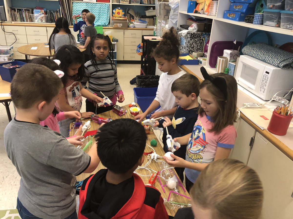 2nd graders at GQES using hot glue guns  for engineering Santa sleighs and working fabulously! <a href="/fanninmt/">FDES-AP</a> <a href="/write2bliterate/">Joanie Hovatter</a> <a href="/LmntereRead/">Teresa M. Cave</a>