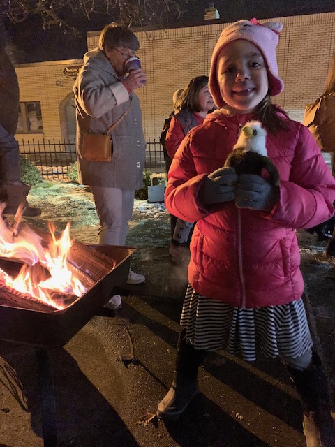 Evie @jtwkindereagles had an exciting weekend! She went to the Christmas tree lighting in Hamburg, NY @VillageHamburg and stopped for a bite to eat at Coyote Cafe @CoyoteCafe_!  @m_drez @DeannPoleon @LakeShoreCSD @JohnTWaugh1 #edtechlsc #kindereagles