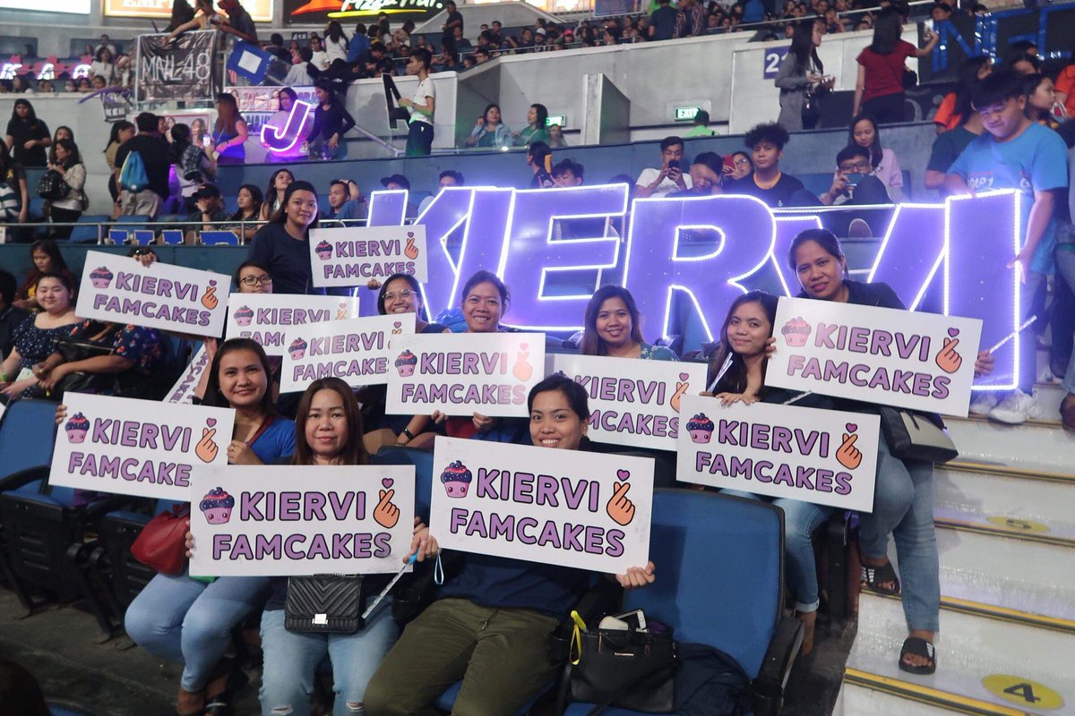 KierViOfficial's tweet photo. Thank you so much KierVi Team Live!!! Ginalingan nyo din. Ingat kayo pag uwi.
@KVTeamLiveOFC

#ABSCBNxKierViXmasSpecial https://t.co/JcJ7TwIsy8