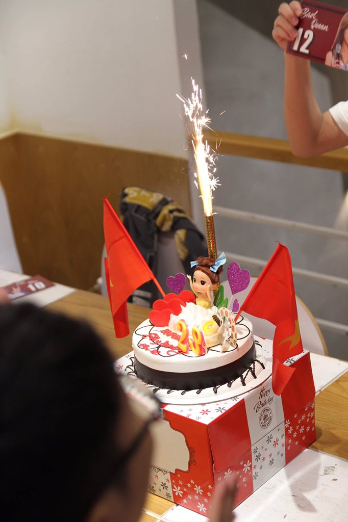 beours_vleggo's tweet photo. 13/12/2018 - All 5 of you came to Vietnam - We won AFF Cup after 10 years of waiting ❤️
10/12/2019 - Ahn LE @ahn__ellybaby Birthday - We won SEA Games 30 after 60 years of waiting ❤️
HAPPY BIRTHDAY AHN LE 🥳🥳🥳

And VIETNAM WE ARE THE CHAMPIONS 🇻🇳🇻🇳🇻🇳 https://t.co/ZGHDEqcu5w