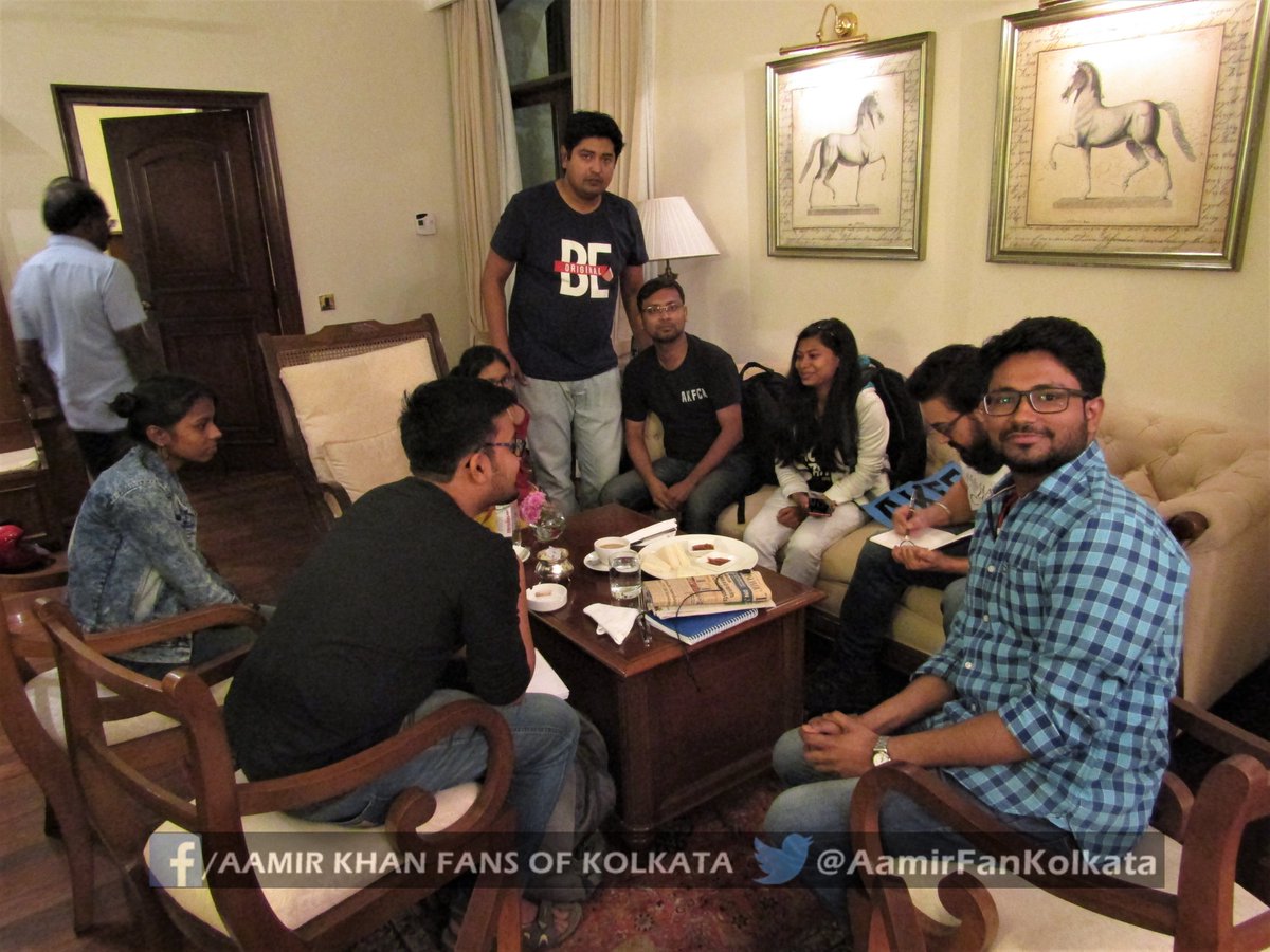 AamirFanKolkata's tweet photo. Few snaps of the priceless moment we had with our IDOL THE @aamir_khan 🥰
We want to thank you for showering so much love upon us. 
https://t.co/agSr2hNlMf https://t.co/0eemlKIDqh