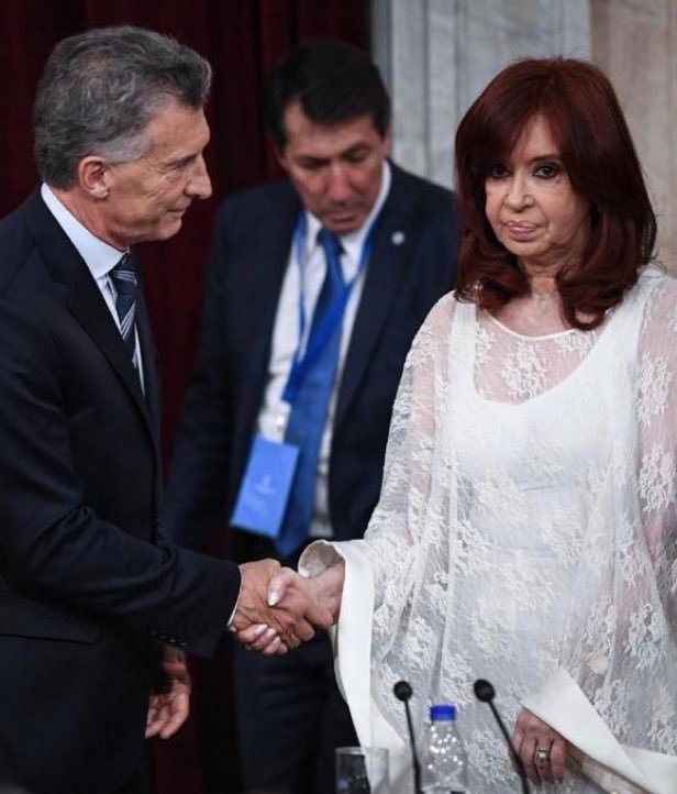 Nunca hubo una oportunidad de cerrar la grieta con semejante basura de persona. Jamás.