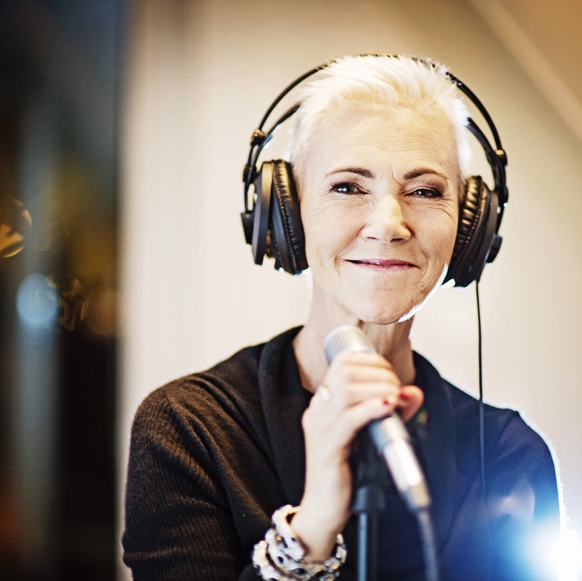 APooleofMedia's tweet photo. Marie Fredriksson, singer from pop-rock duo #Roxette, has died after a 17-year battle with cancer. She was 61. 🙏🏽 Our hearts go out to her family, friends, and fans. ❤️ https://t.co/Kv6G2sfpmk