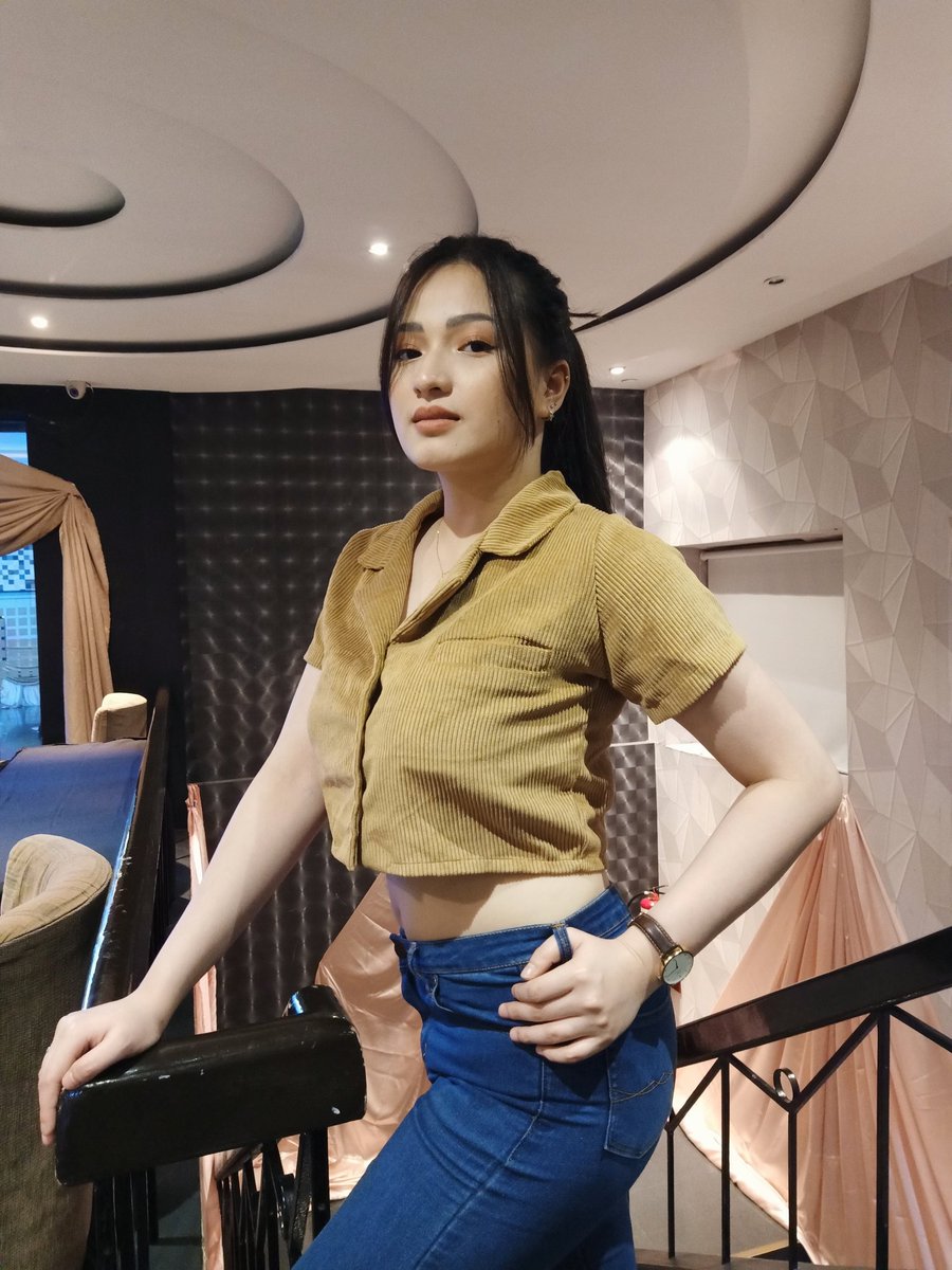ImperialBeatriz's tweet photo. Sa mga nagawan ko ng masama this year, deserve niyo naman yan. Charot Advance Merry Christmas 😂💕 https://t.co/iXuys4E3BO
