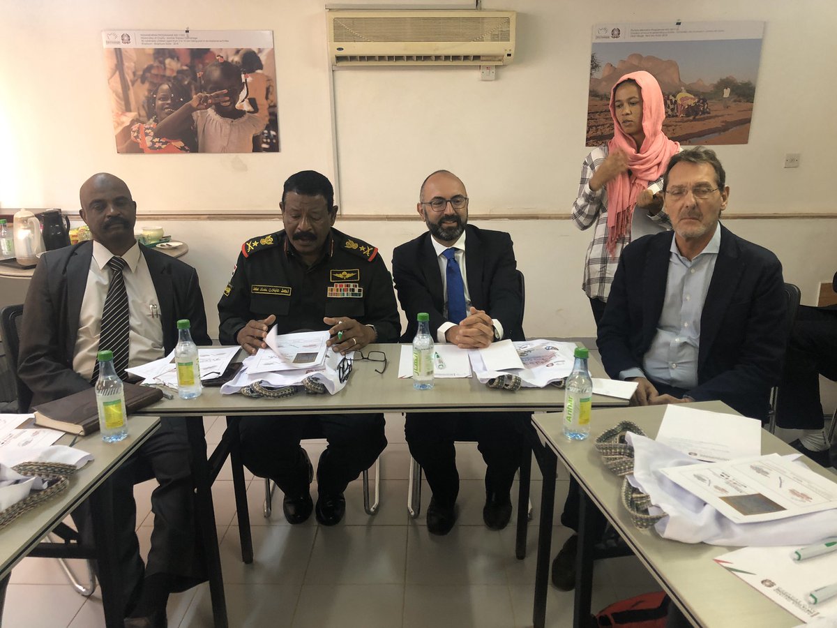 AicsKhartoum's tweet photo. Presentazione di #MayoUp alla 🥇cariche della città di Khartoum▶️ #DRR #advocacy #nutrizione #acqua #igiene #formazione #resilience #prevenzione punti 🗝del progetto @aics_it @ItalyInSudan #slumupgrading @AicsKhartoum @CISPorg @emergency_ong 💪🏽👍🇸🇩🇮🇹🔨
@hope #italy #Sudan https://t.co/rvqBfkmWpm