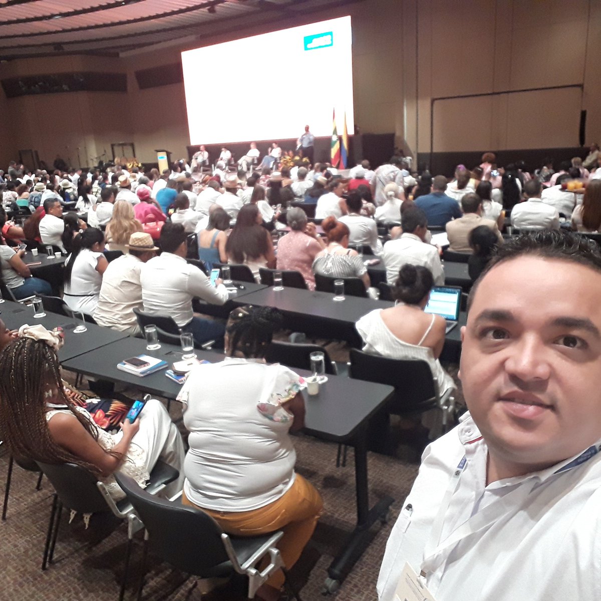 RobinsonMendozM's tweet photo. En #CartagenaNosUne defendemos y promovemos el derecho a la Educación y Productividad.

"la calidad de vida una sociedad depende de su educación y productividad" https://t.co/WyaTJ0HMAc