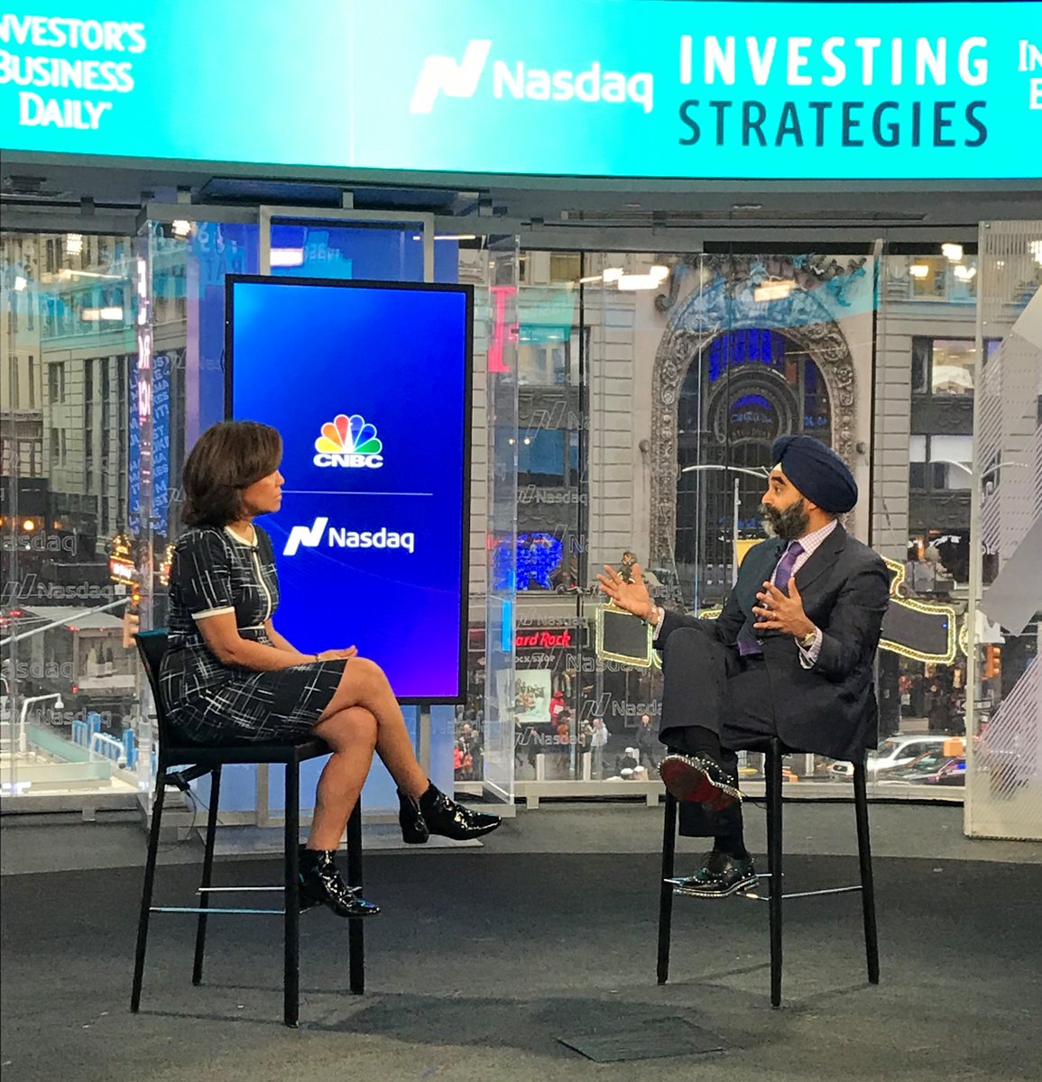 Gurpreet__S's tweet photo. Thanks @berthacoombs and @CNBC for having me in studio yesterday to discuss the top issues impacting the #health industry in 2020. Always a pleasure! Our annual report is out tomorrow, pre-register for your copy today: https://t.co/6pHRtsc4HD @PwCUS https://t.co/jR2fXSSDXw