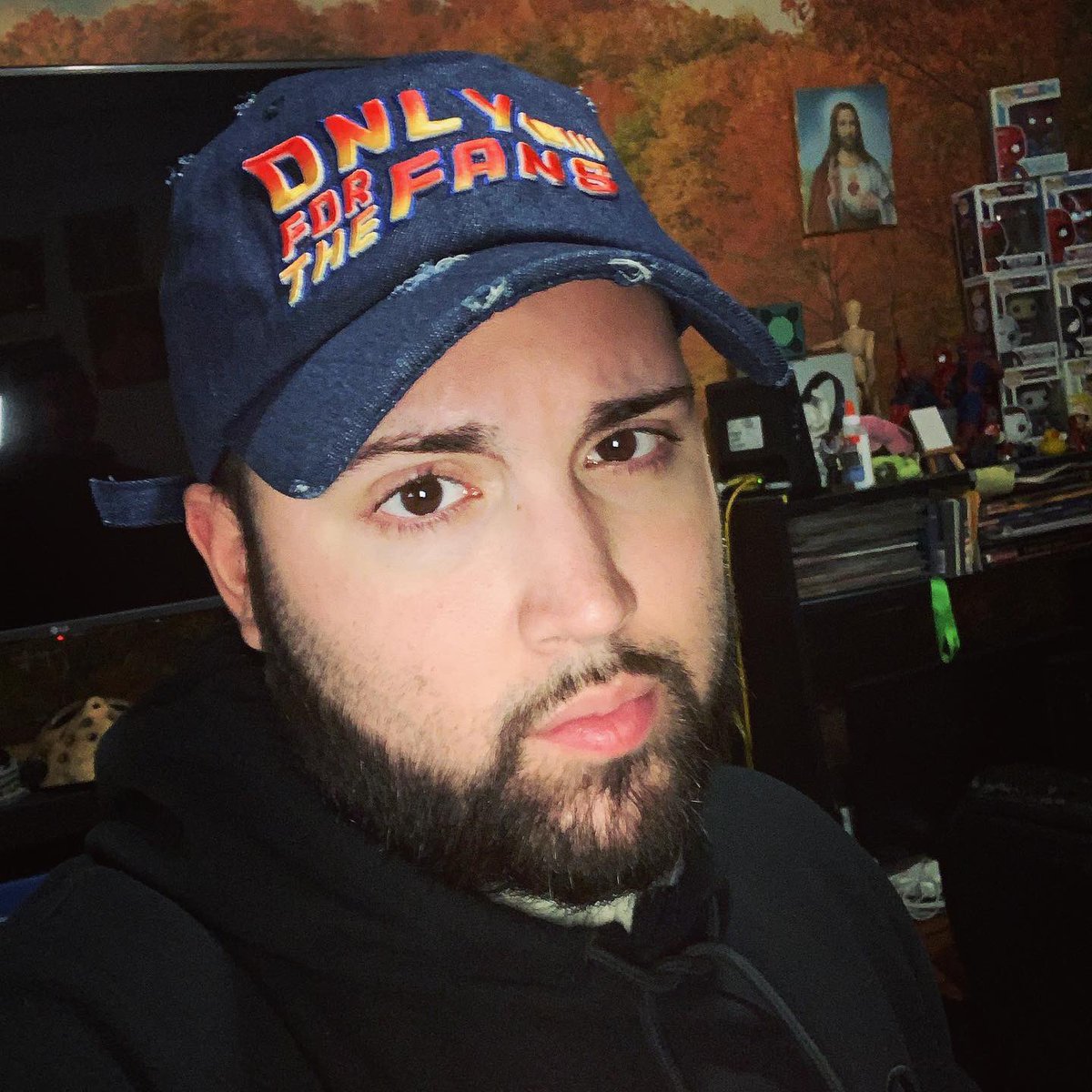 THEMEYEND's tweet photo. Shoutout to the homie @HiRezTheRapper The merch came out crazy dope! (i might be a bit biased cause i made the cover but nonetheless its still fire lol) If you havent already, go follow him, and go listen to “ONLY FOR THE FANS” ! #hirez #onlyforthefans https://t.co/0vMQ2SRCea